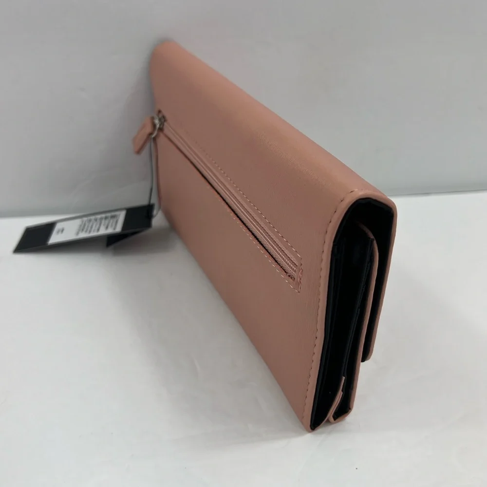 ⭐️TAHARI💯WOMENS BLUSH COLOR, WALLET, CLUTCH STYLE VEGAN LEATHER, RFID PROTECTED
